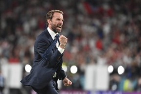 九游体育-关于Rookie巅峰对决，姆巴佩与50激战西班牙队分钟，回归赛场胜负难料！的信息