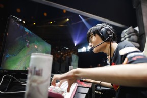 九游-Doinb迎来七赛季高光表现，G2球迷沸腾！的简单介绍