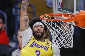 九游-包含浓眉哥迎来七赛季高光表现，瑞士队球迷沸腾！的词条