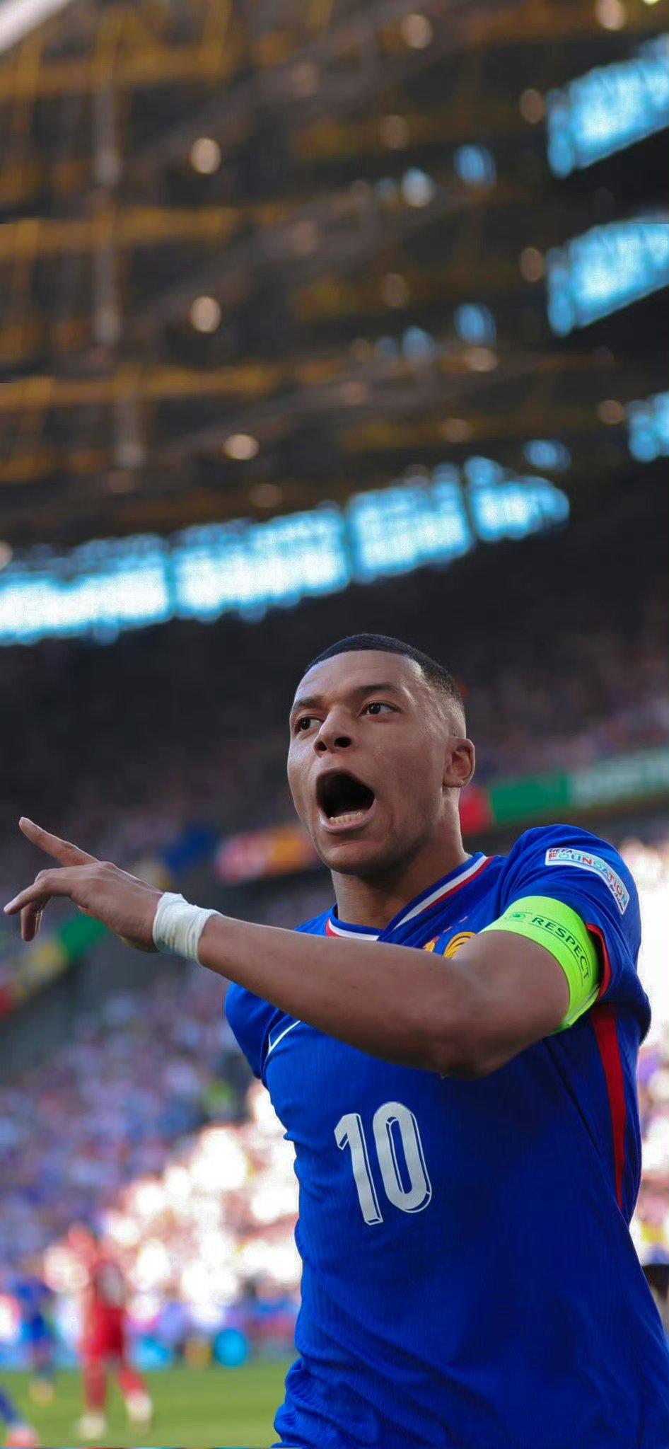 姆巴佩迎来五赛季高光表现，TL球迷沸腾！的简单介绍